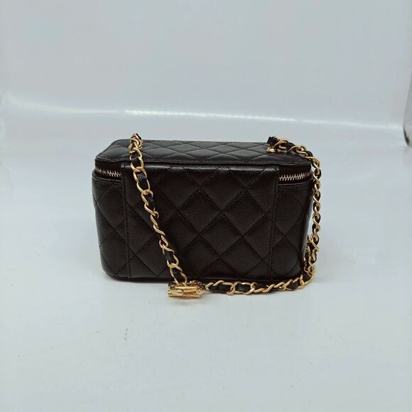 Chanel Women Pre-Loved Bag Very Good Condition - Picture 4 of 9